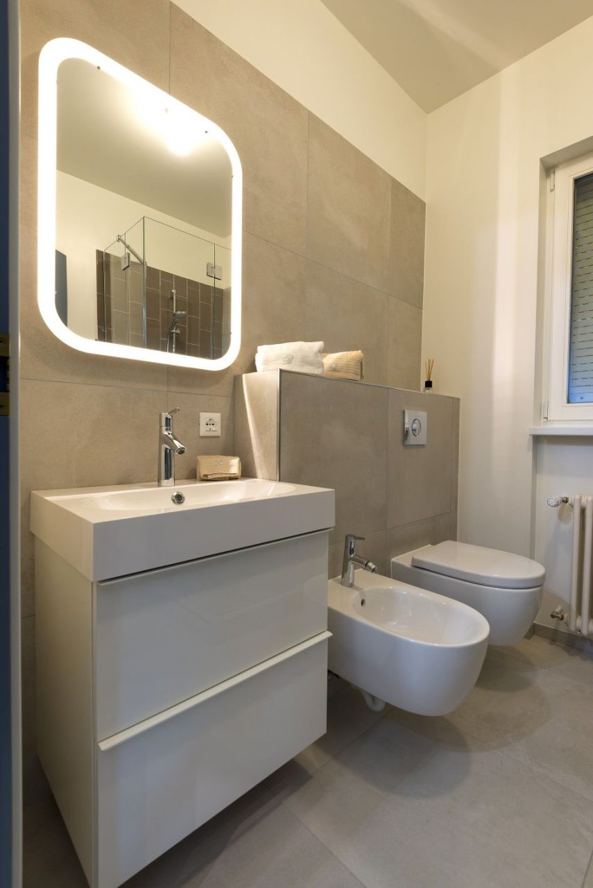 Квартира в Кампионе-д'Италия, Италия, 77 м² - фото 10