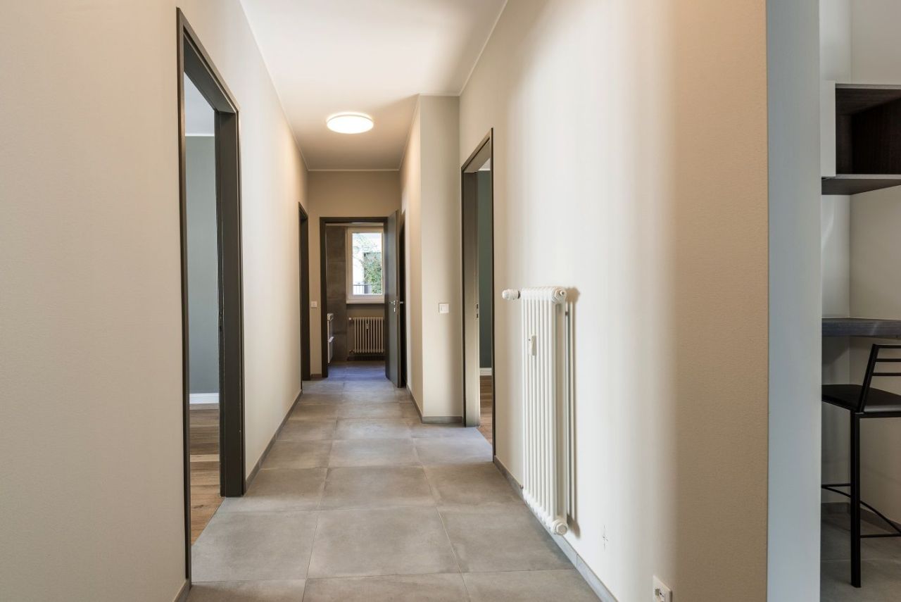 Квартира в Кампионе-д'Италия, Италия, 88 м² - фото 3