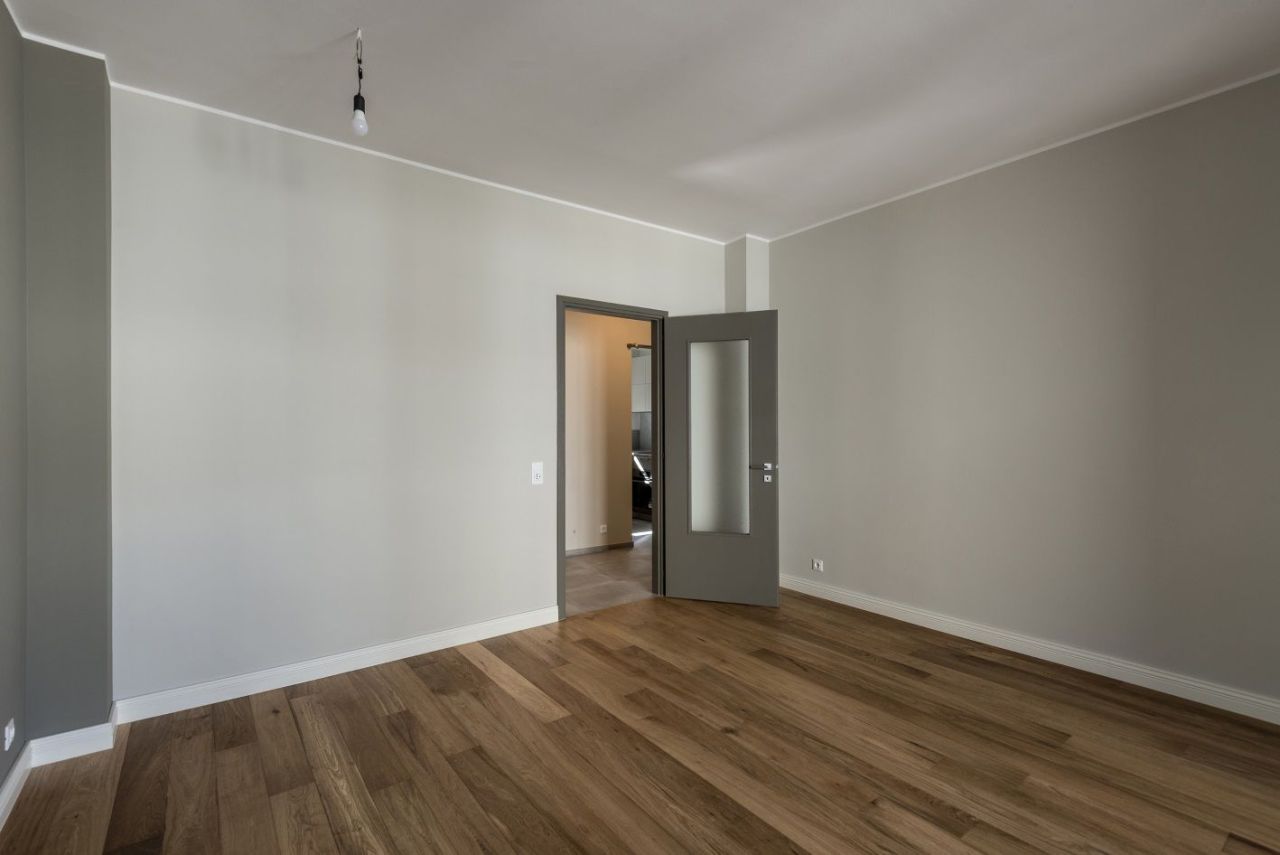 Квартира в Кампионе-д'Италия, Италия, 88 м² - фото 7