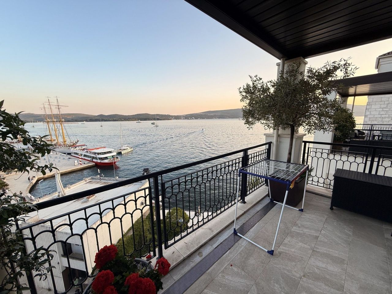 Квартира в Тивате, Черногория, 135 м² - фото 8