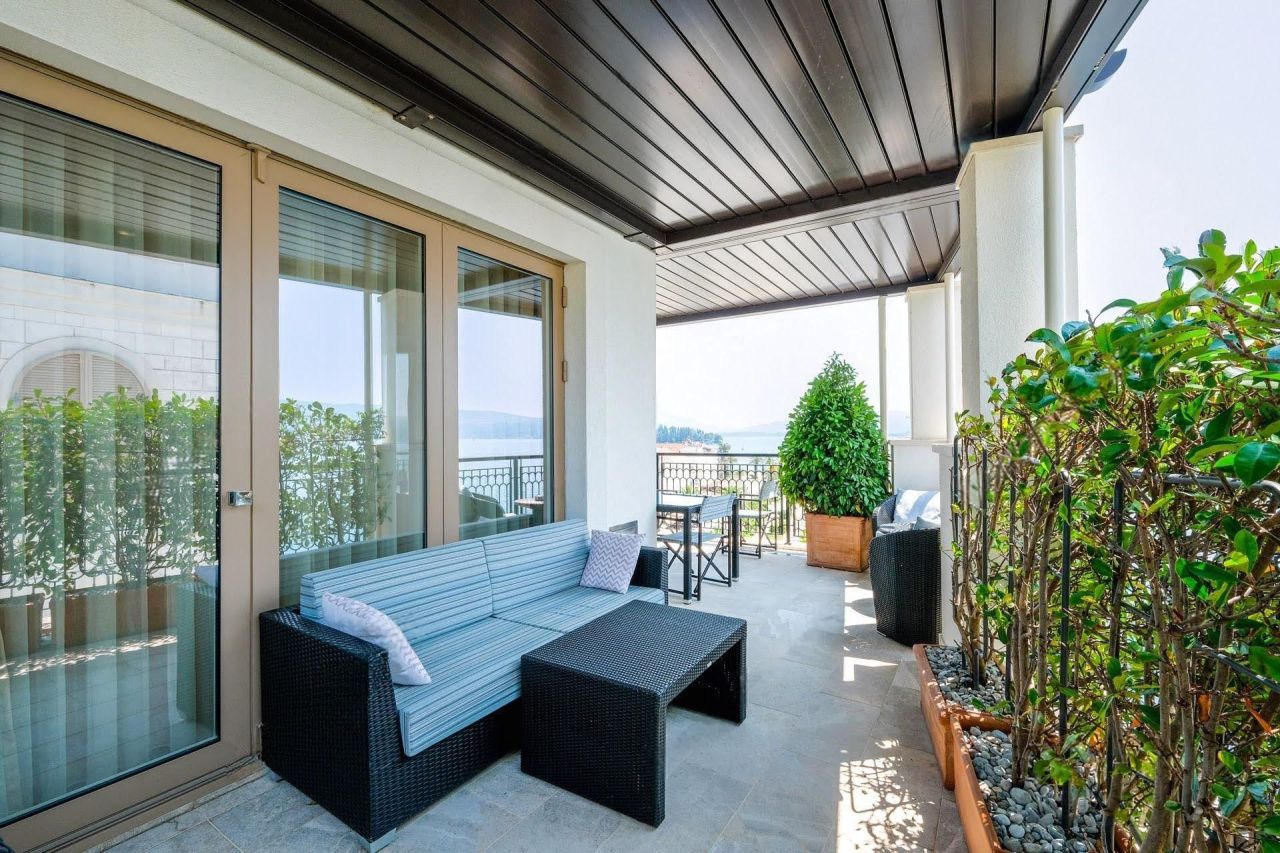 Квартира в Тивате, Черногория, 135 м² - фото 2