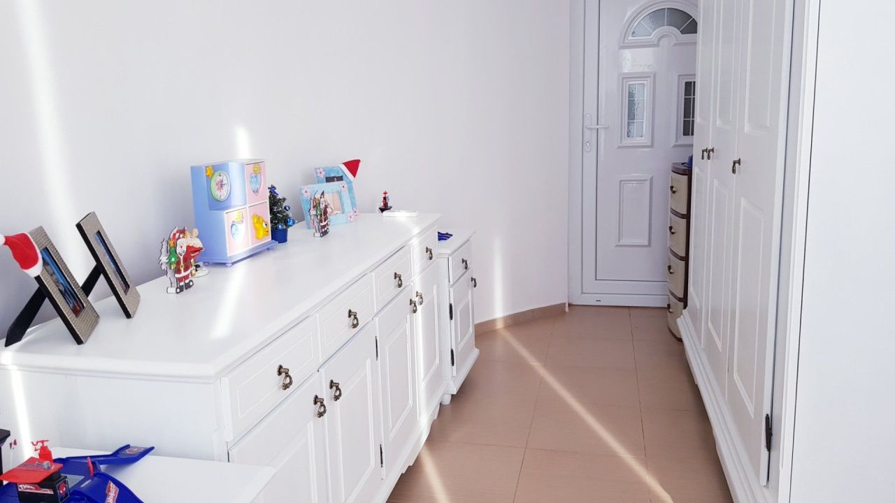 Квартира в Добра Воде, Черногория, 104 м² - фото 11