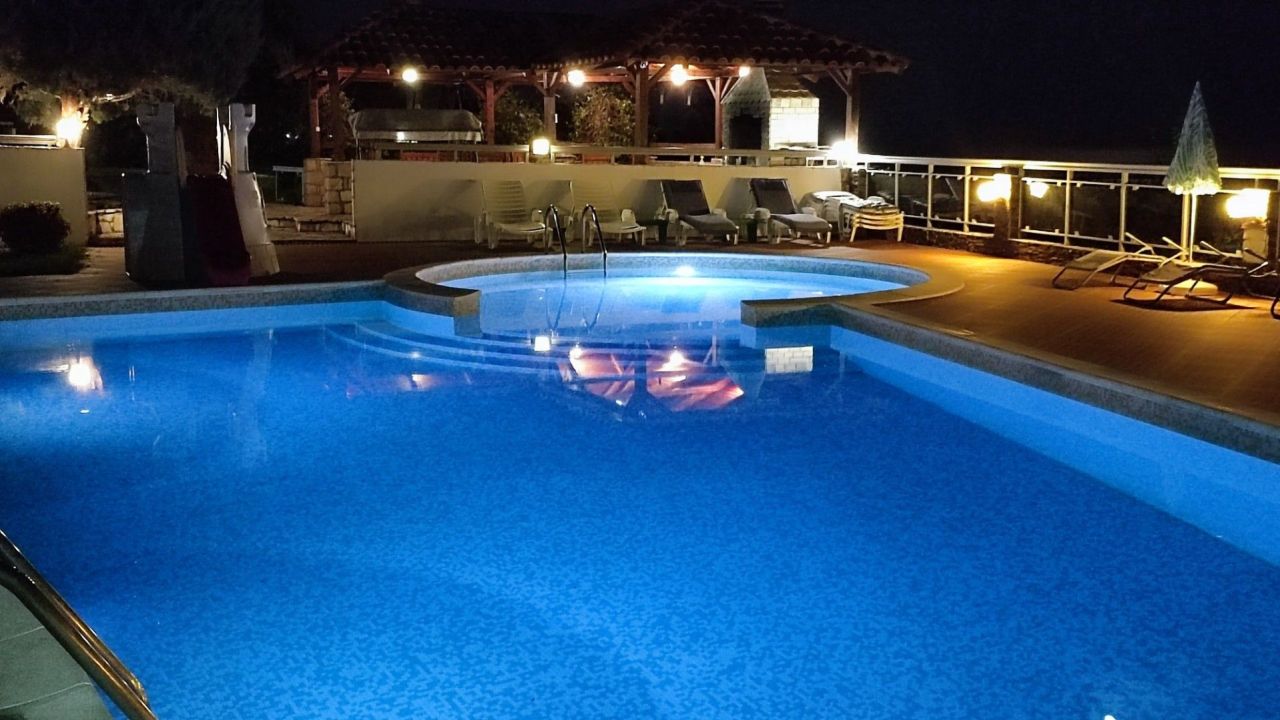 Квартира в Добра Воде, Черногория, 104 м² - фото 14