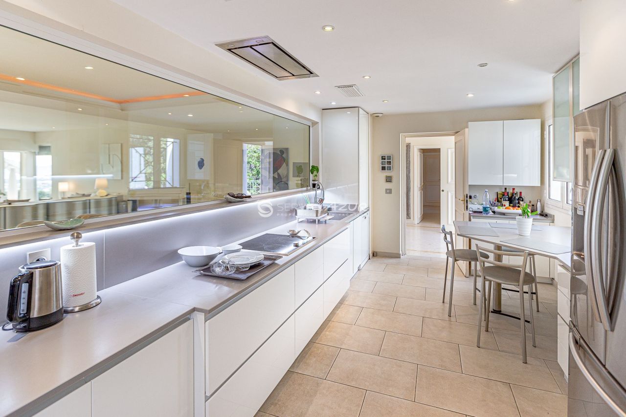 Вилла в Каннах, Франция, 400 м² - фото 9