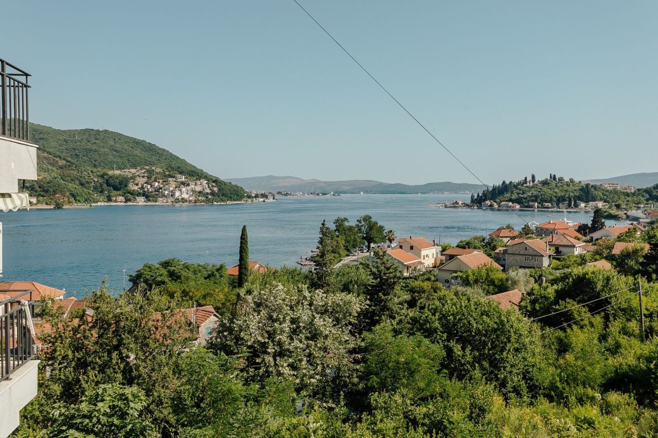 Квартира в Каменари, Черногория, 96 м² - фото 11