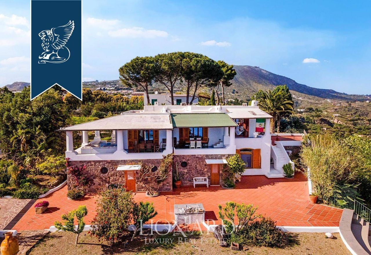 Вилла на Липари, Италия, 700 м² - фото 3