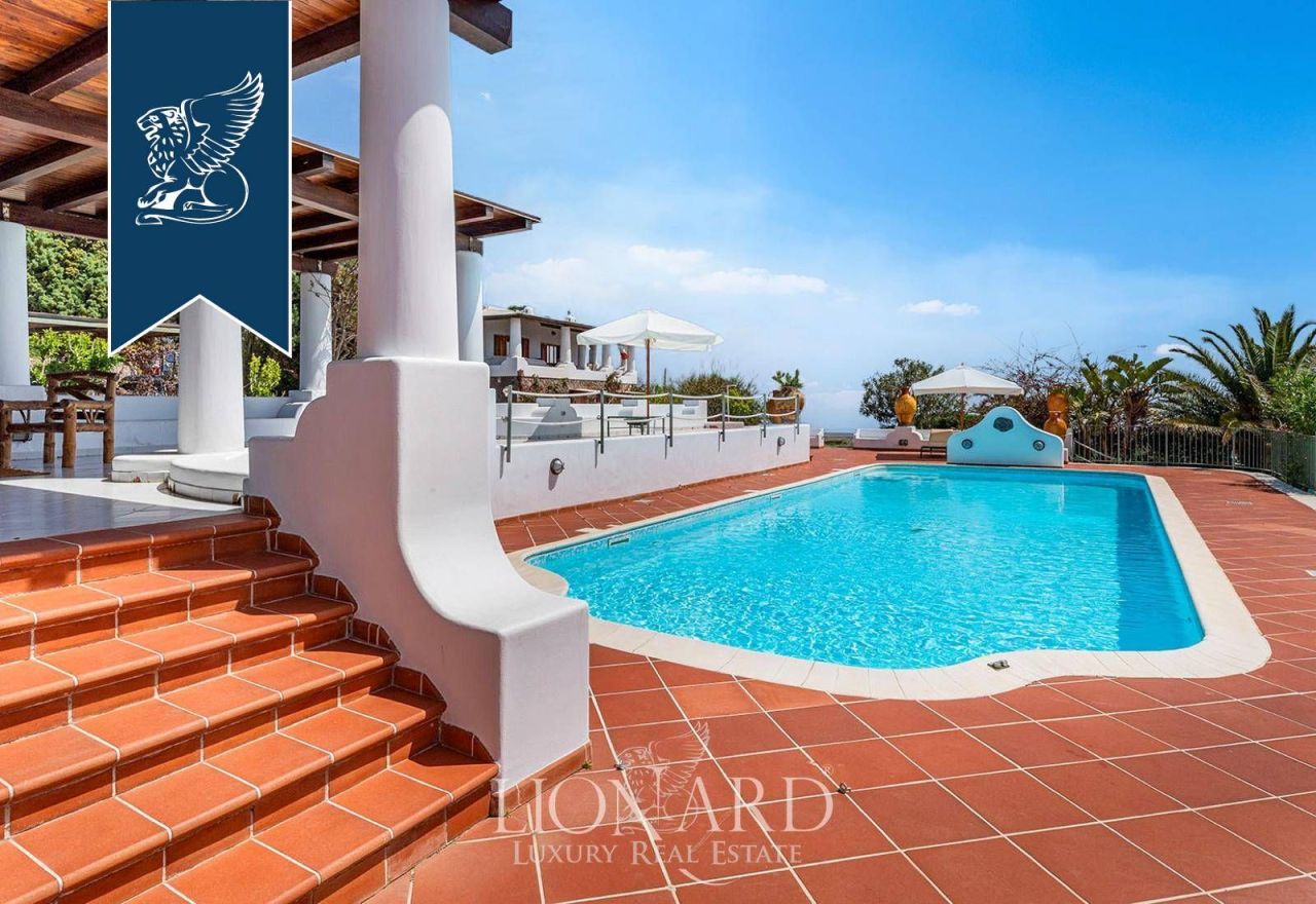 Вилла на Липари, Италия, 700 м² - фото 6