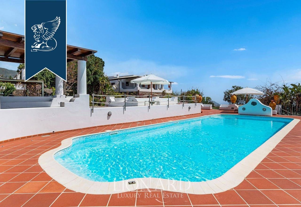 Вилла на Липари, Италия, 700 м² - фото 7