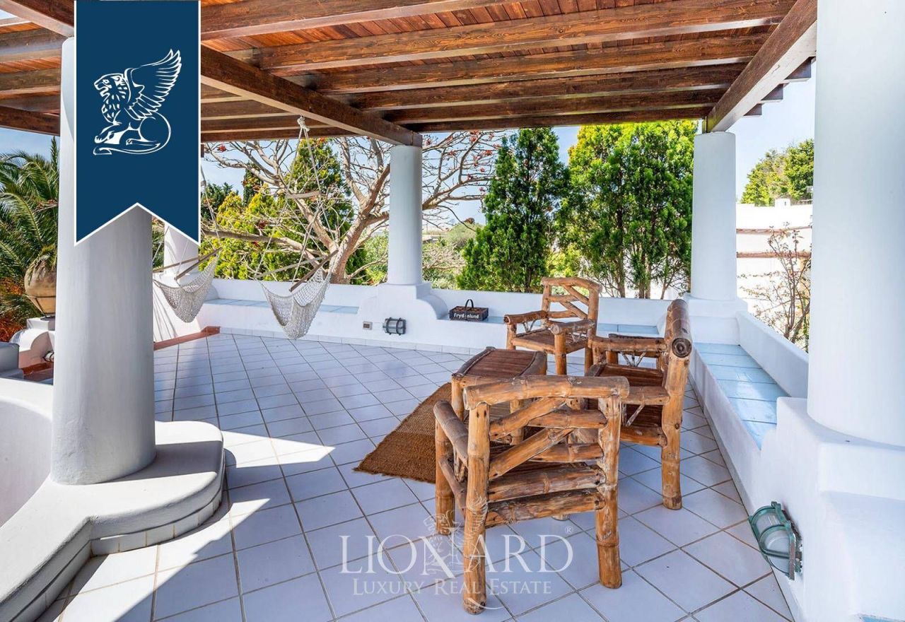 Вилла на Липари, Италия, 700 м² - фото 13