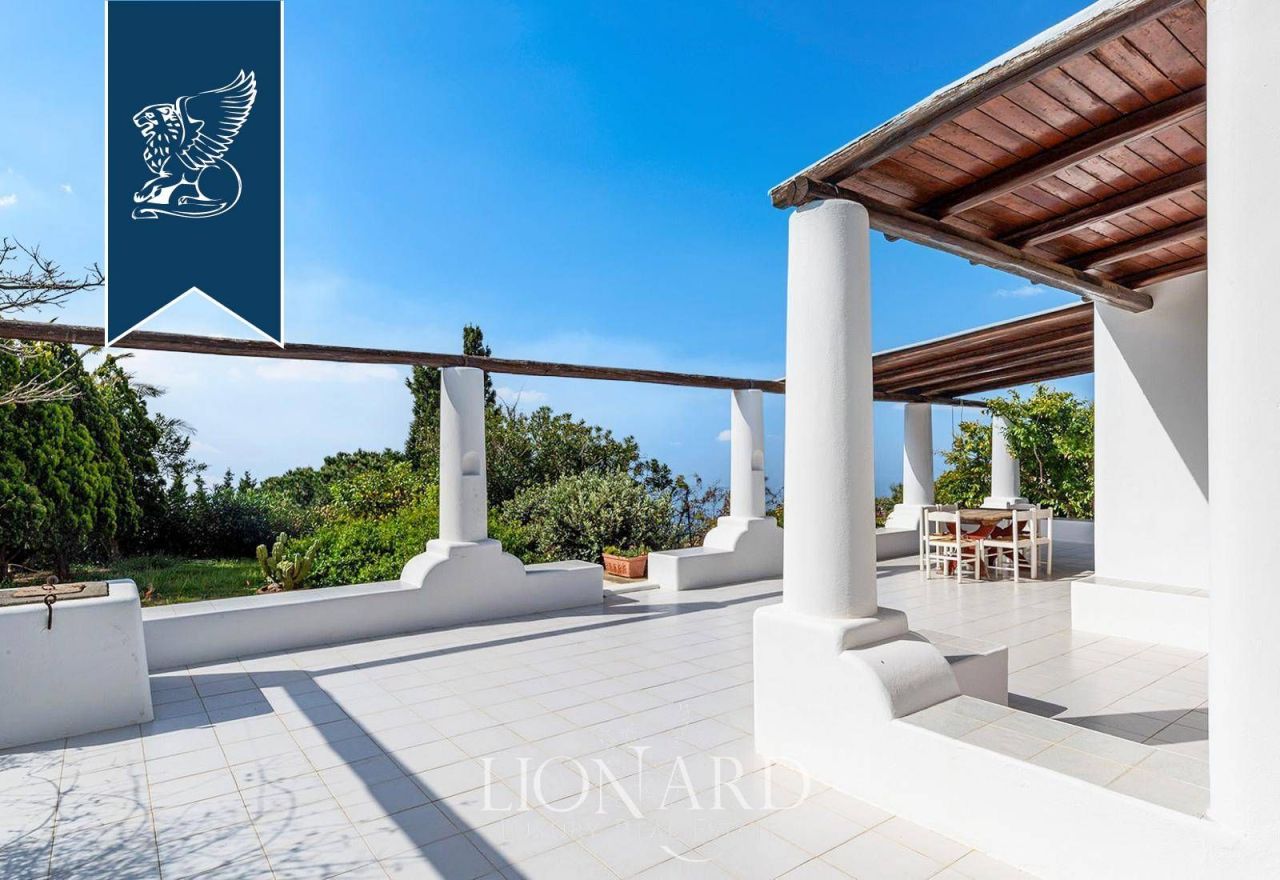 Вилла на Липари, Италия, 700 м² - фото 15