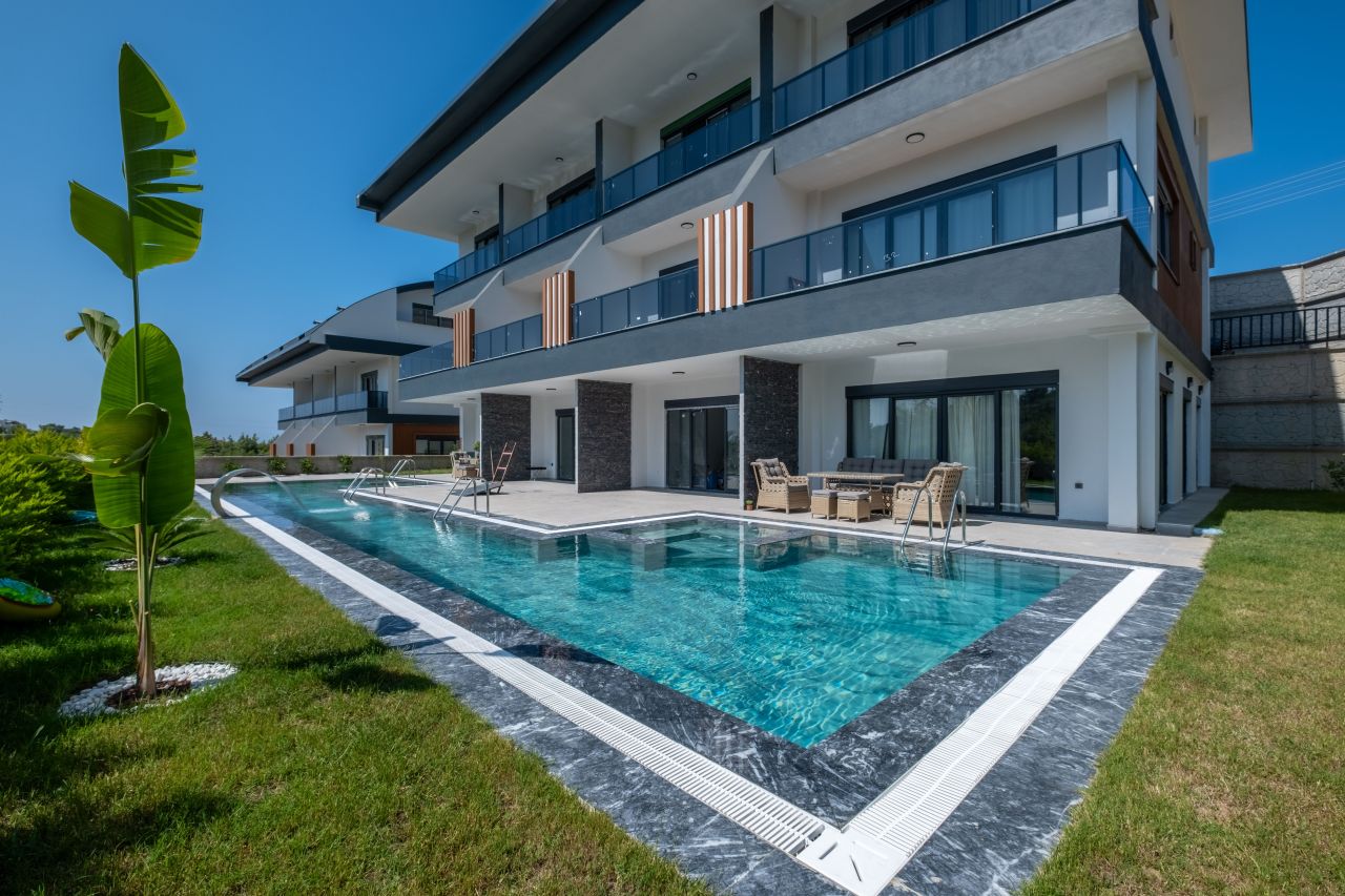 Таунхаус в Инжекуме, Турция, 290 м² - фото 1