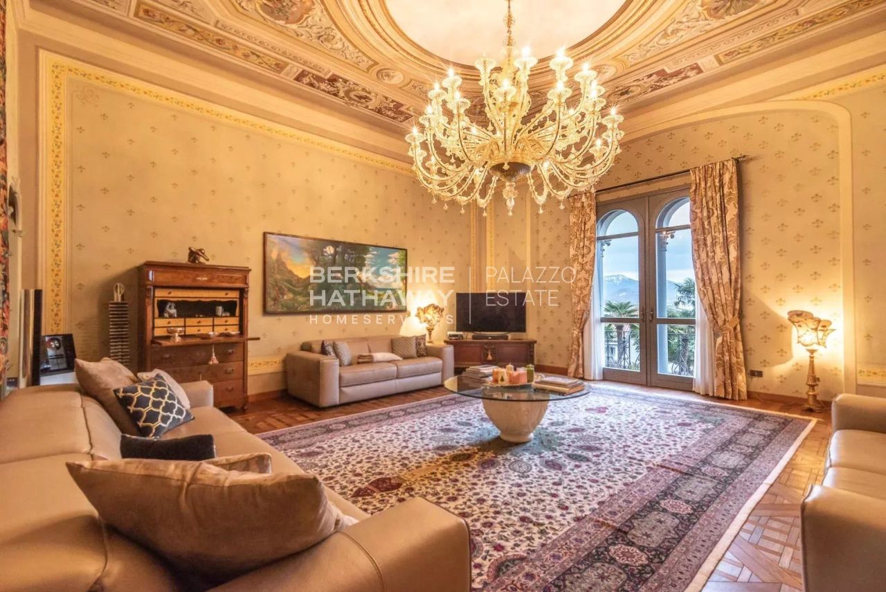 Особняк в Лезе, Италия, 1 180 м² - фото 11