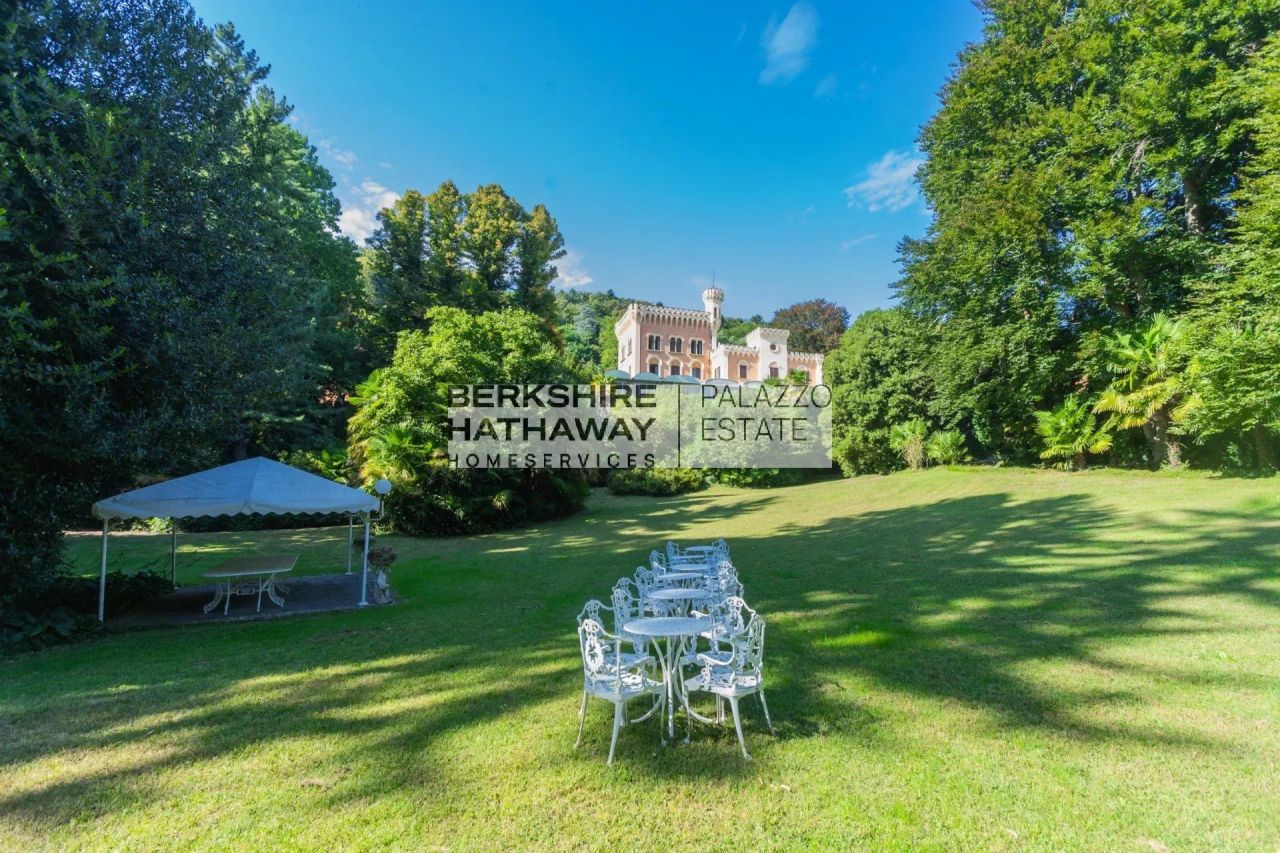 Замок в Лезе, Италия, 1 300 м² - фото 13