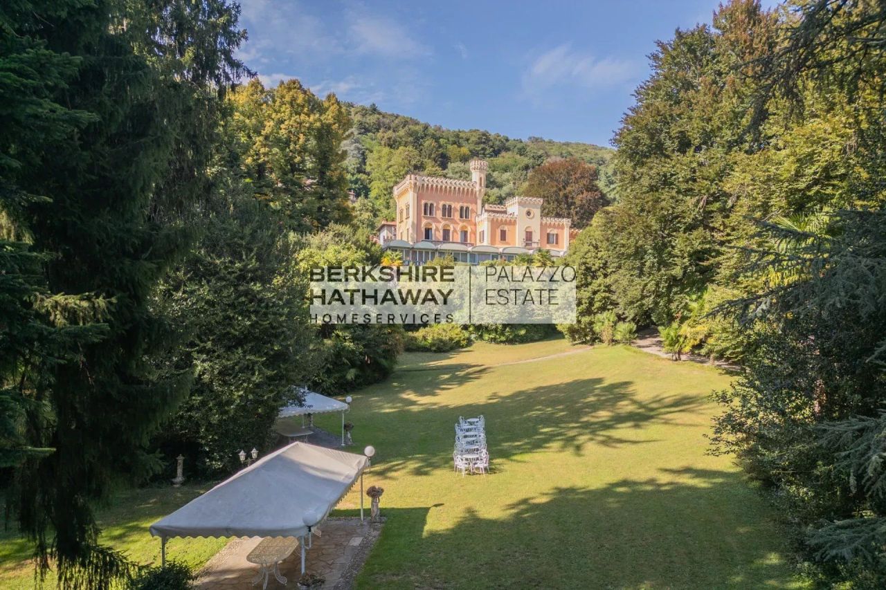 Замок в Лезе, Италия, 1 300 м² - фото 4