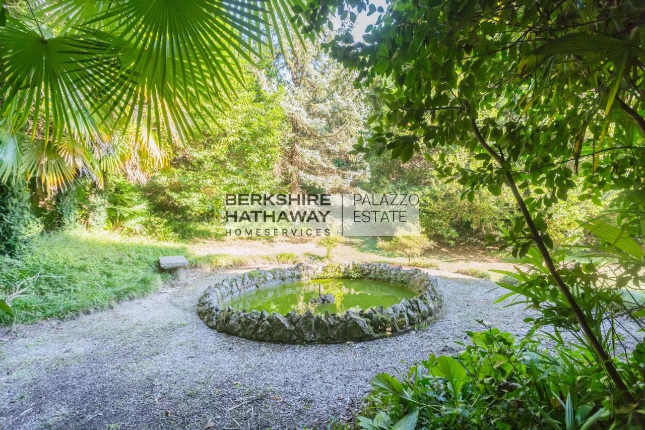 Замок в Лезе, Италия, 1 300 м² - фото 14