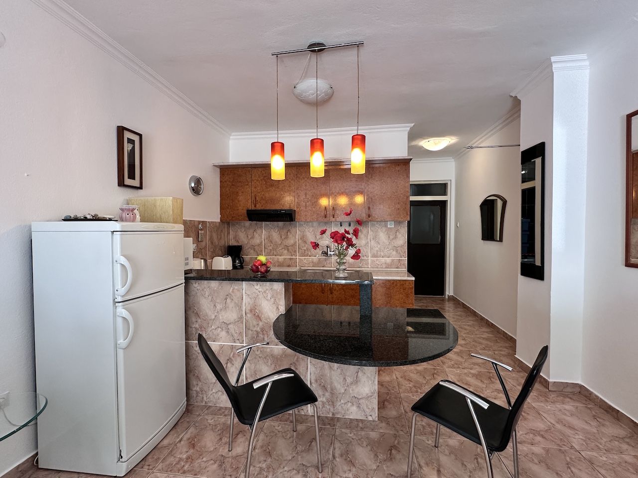 Квартира в Святом Стефане, Черногория, 58 м² - фото 1