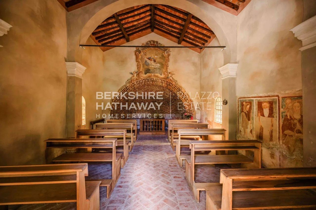 Поместье в Новаре, Италия, 1 700 м² - фото 13