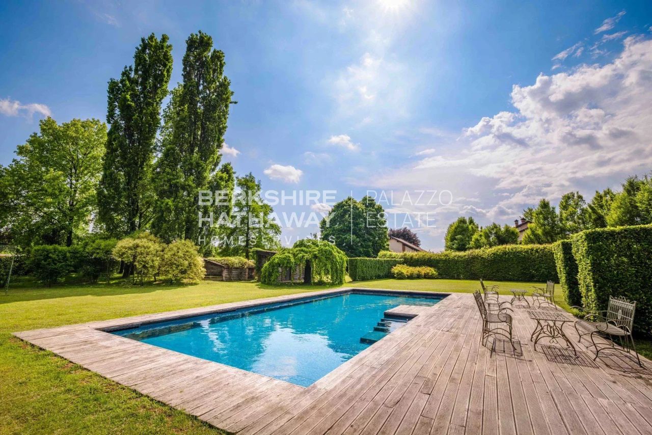 Поместье в Новаре, Италия, 1 700 м² - фото 3