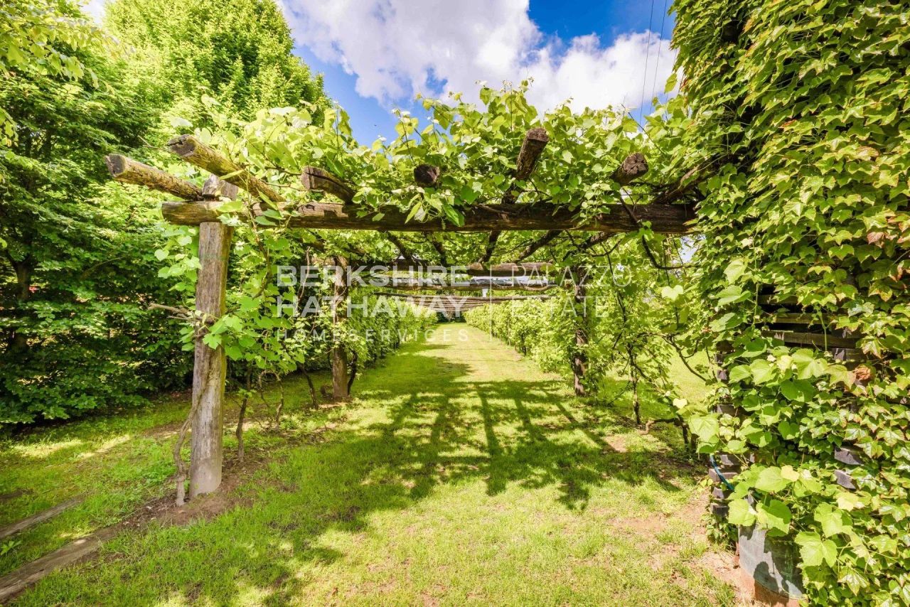 Поместье в Новаре, Италия, 1 700 м² - фото 11