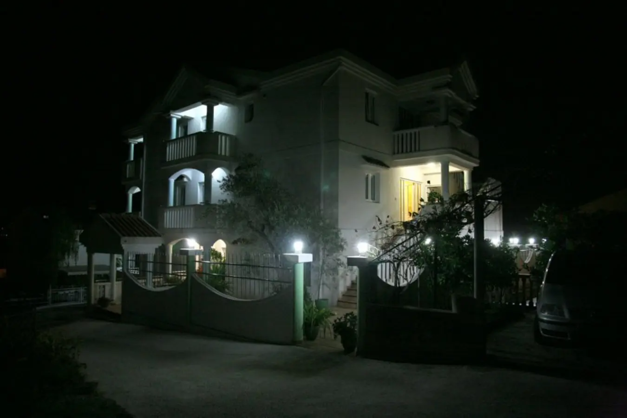 Отель, гостиница в Тивате, Черногория, 570 м² - фото 10