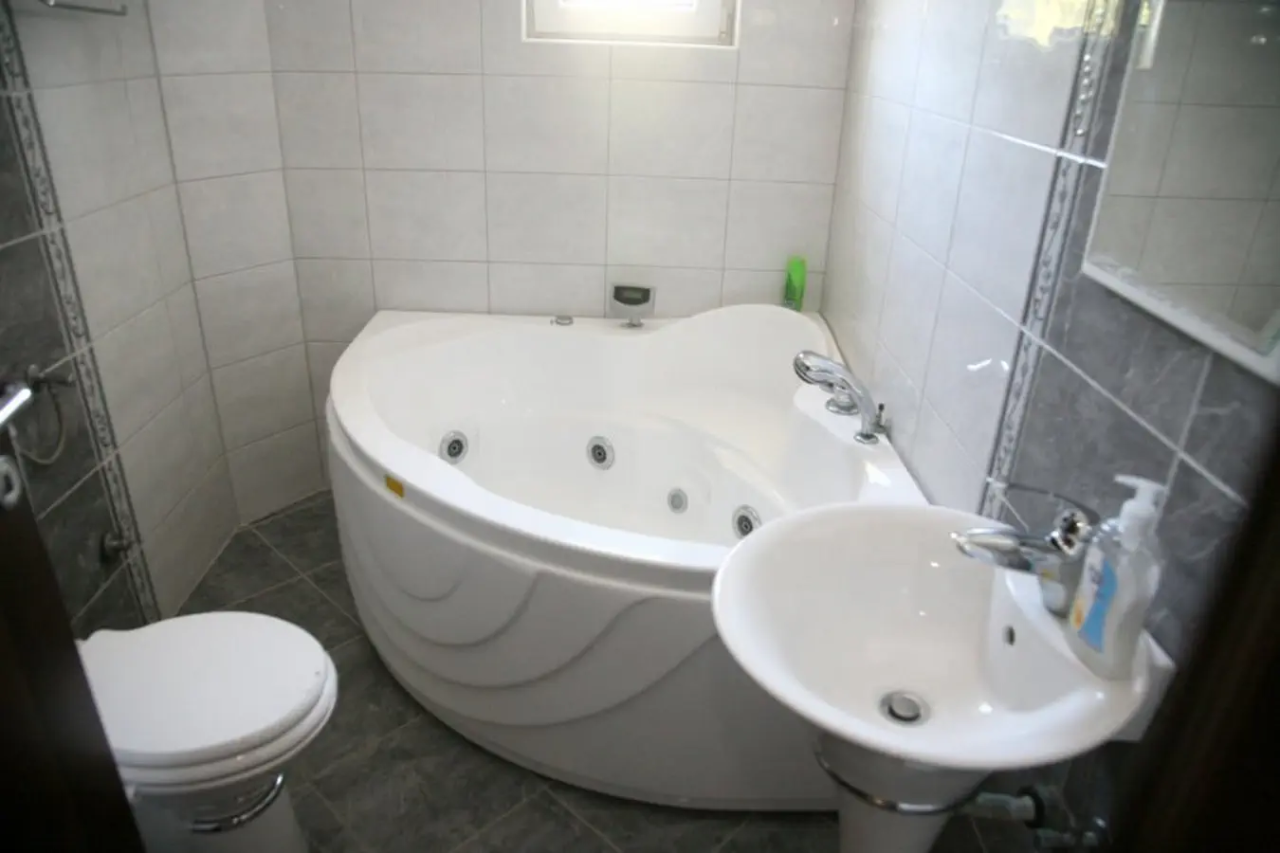 Отель, гостиница в Тивате, Черногория, 570 м² - фото 19