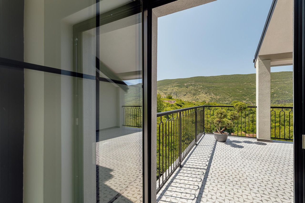 Квартира в Херцег-Нови, Черногория, 103 м² - фото 10