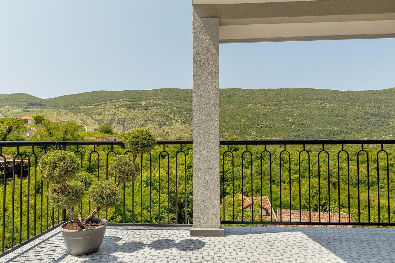 Квартира в Херцег-Нови, Черногория, 103 м² - фото 12