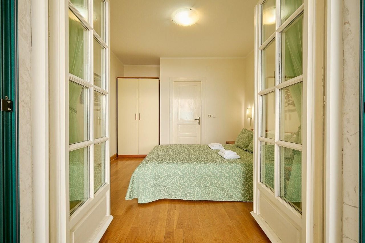 Квартира в Святом Стефане, Черногория, 131 м² - фото 12