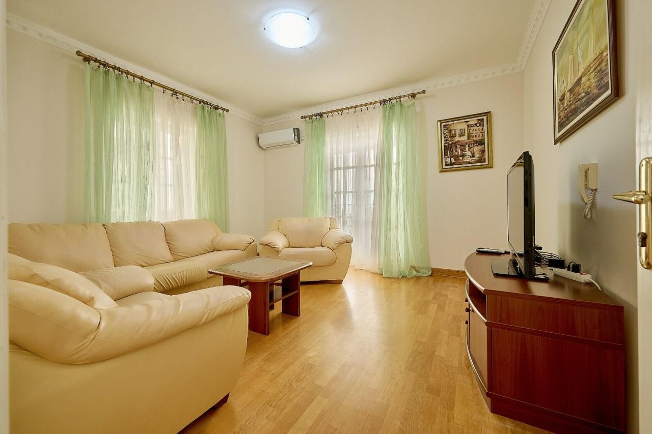 Квартира в Святом Стефане, Черногория, 131 м² - фото 16