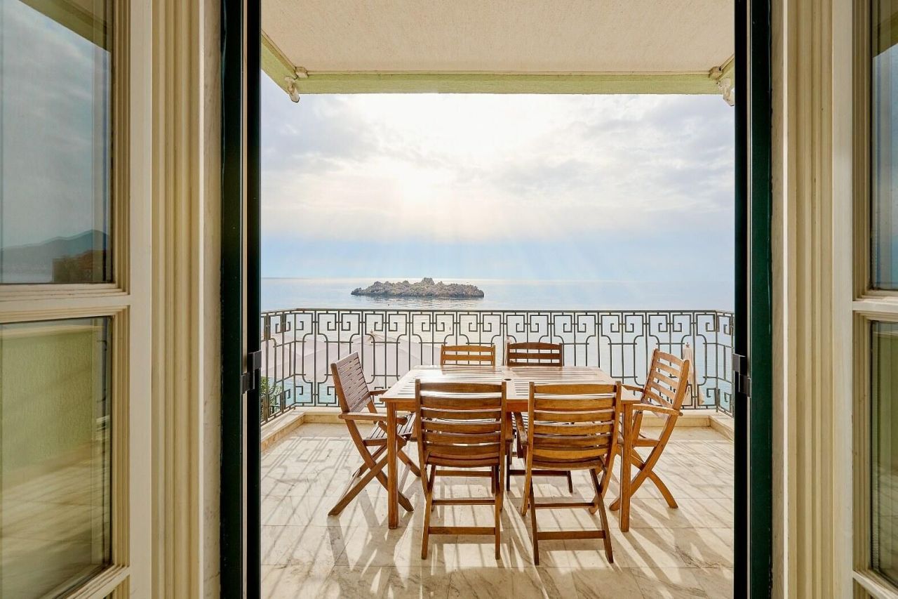 Квартира в Святом Стефане, Черногория, 131 м² - фото 18