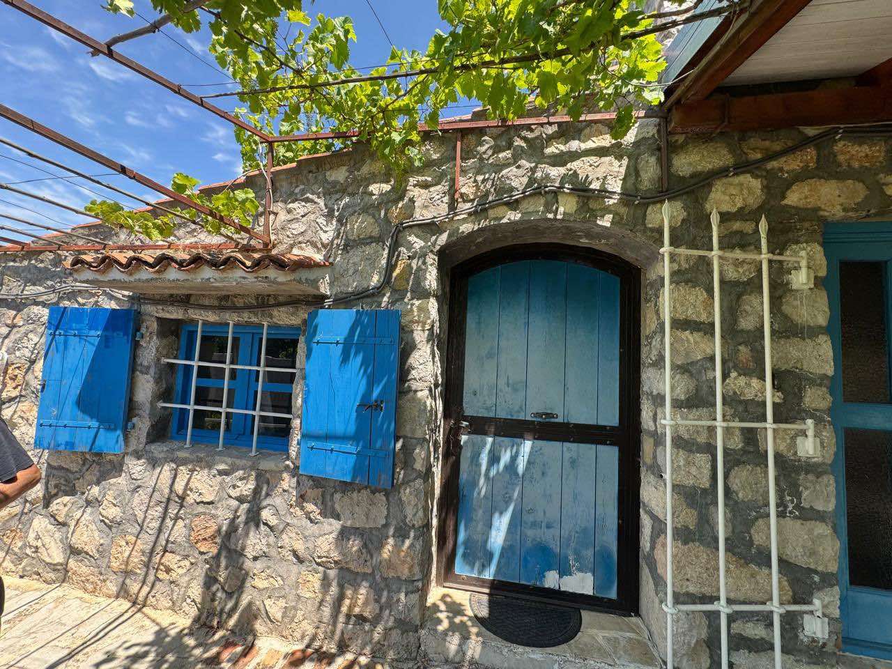 Коммерческая недвижимость в Баре, Черногория, 105 м² - фото 1
