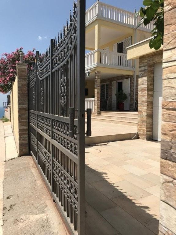 Дом в Добра Воде, Черногория, 300 м² - фото 3