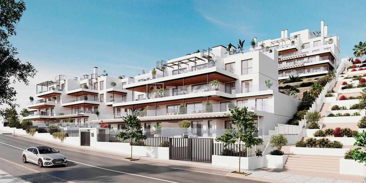 Апартаменты в Эстепоне, Испания, 141 м² - фото 1
