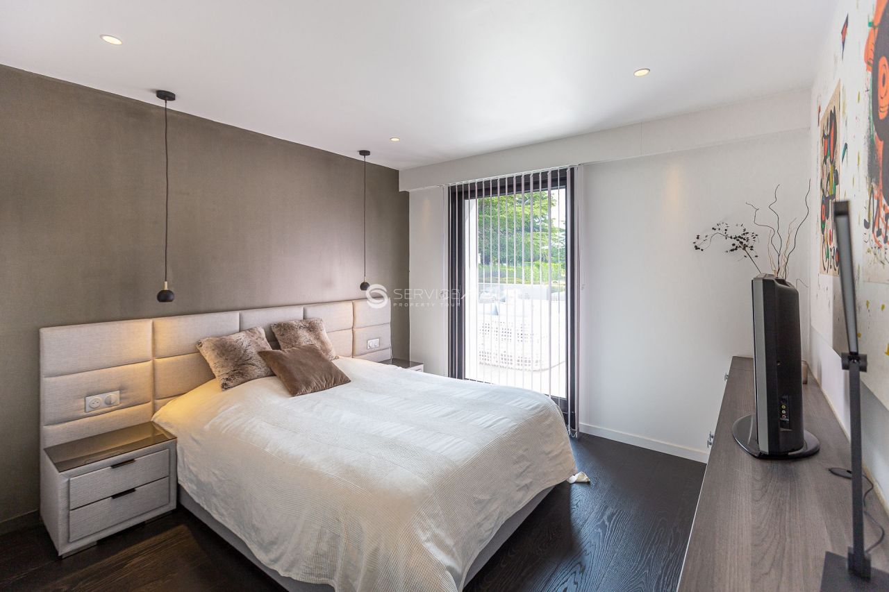 Вилла в Биоте, Франция, 400 м² - фото 19