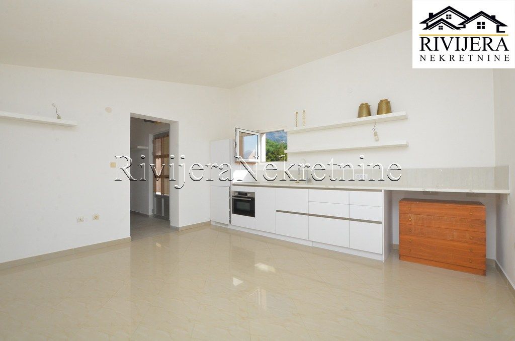 Квартира в Херцег-Нови, Черногория, 50 м² - фото 4