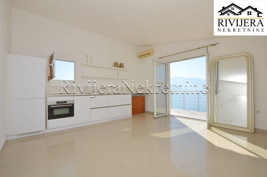 Квартира в Херцег-Нови, Черногория, 50 м² - фото 2