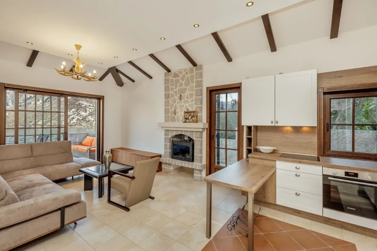 Квартира в Которе, Черногория, 103 м² - фото 11