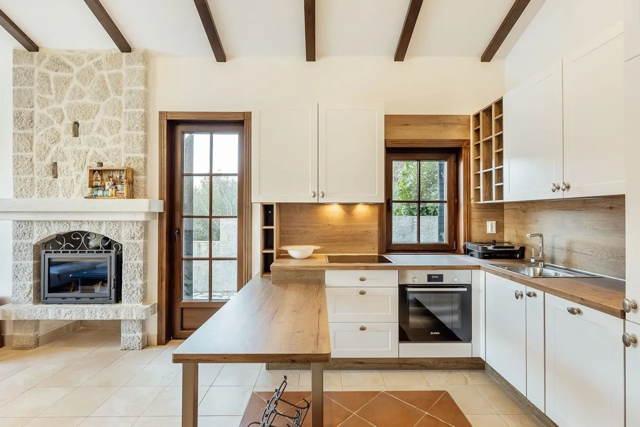 Квартира в Которе, Черногория, 103 м² - фото 15