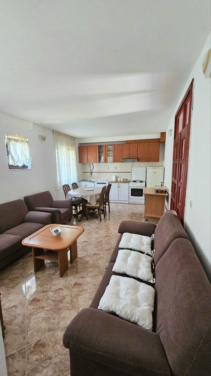 Дом в Ластве, Черногория, 52 м² - фото 1