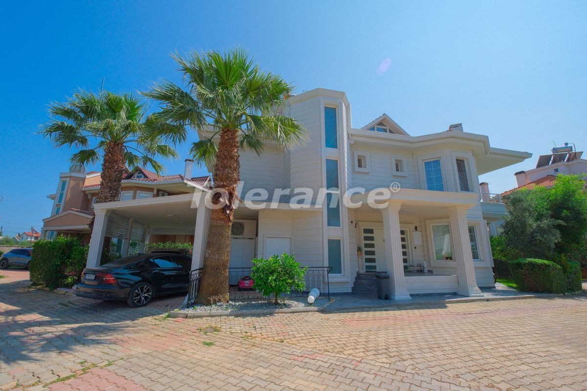 Вилла в Анталии, Турция, 350 м² - фото 1