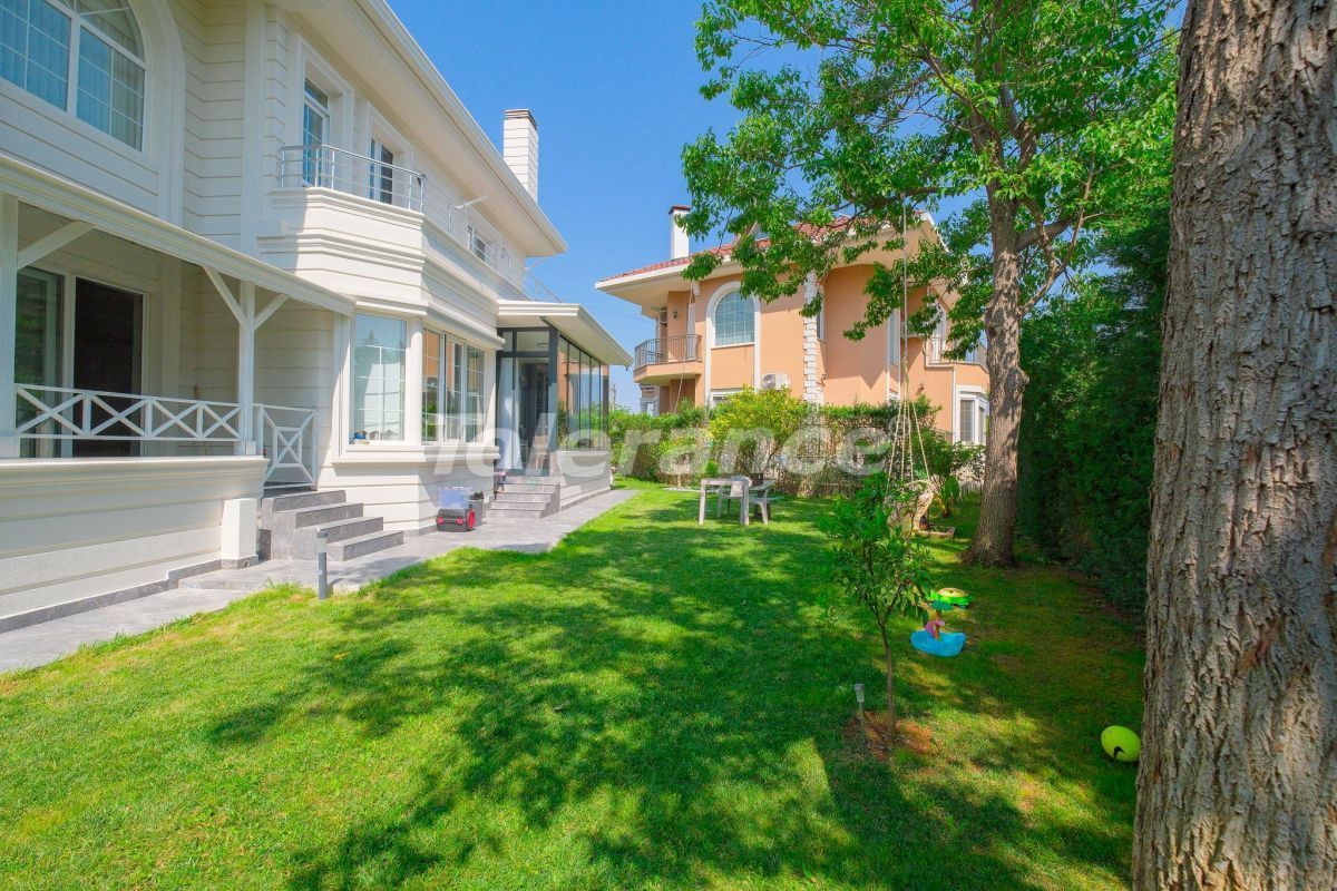 Вилла в Анталии, Турция, 350 м² - фото 2