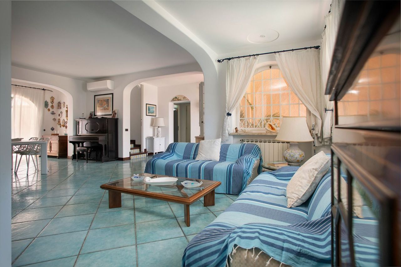 Вилла в Сан-Феличе-Чирчео, Италия, 400 м² - фото 11