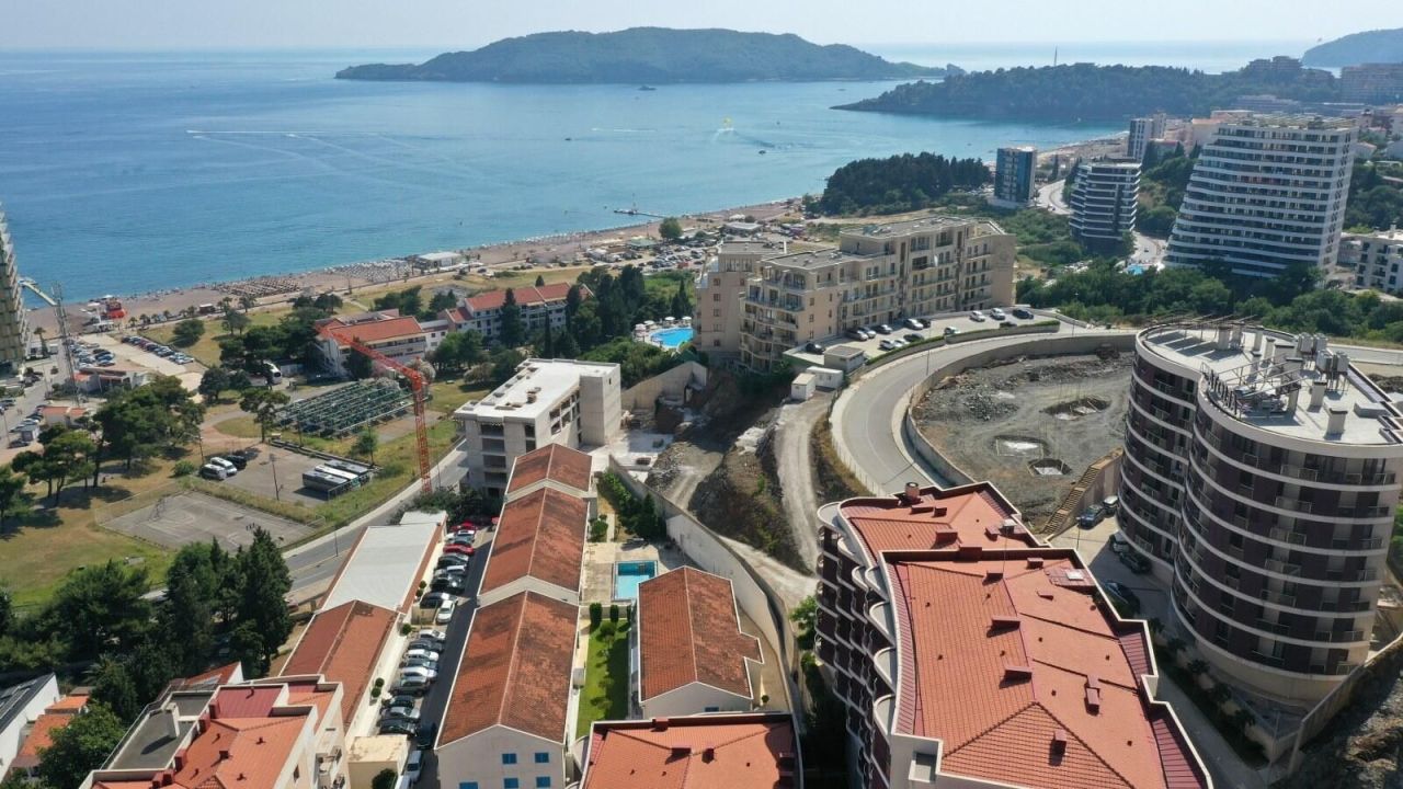 Квартира в Бечичи, Черногория, 61 м² - фото 2