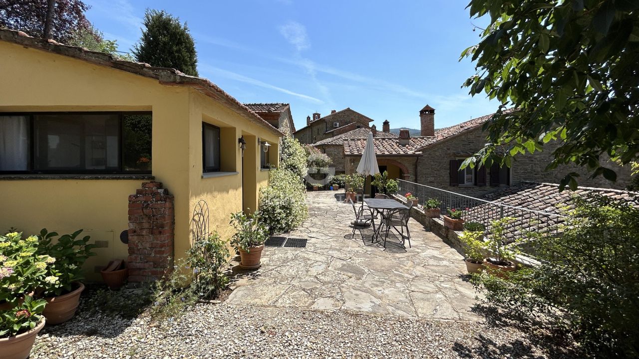 Дом в Кастильон-Фиорентино, Италия, 390.9 м² - фото 6