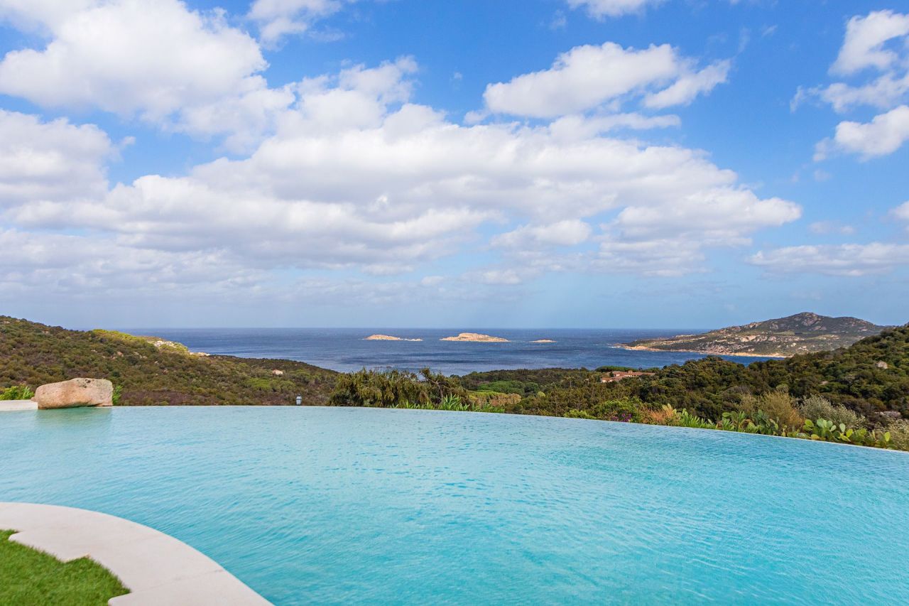 Вилла в Порто Черво, Италия, 350 м² - фото 4