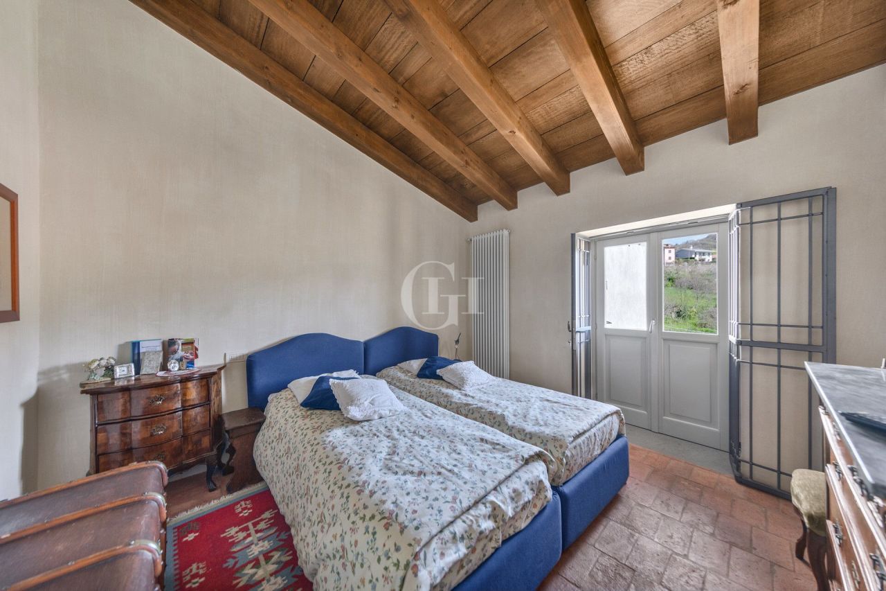 Замок у озера Изео, Италия, 700 м² - фото 12