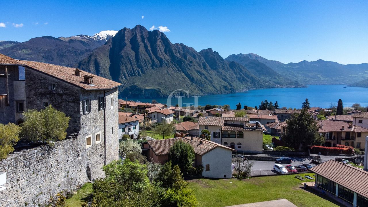 Замок у озера Изео, Италия, 700 м² - фото 16