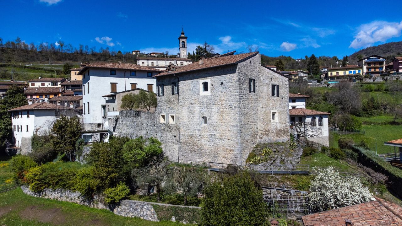 Замок у озера Изео, Италия, 700 м² - фото 17