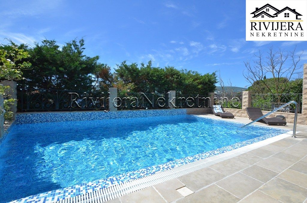 Квартира в Херцег-Нови, Черногория, 121 м² - фото 8