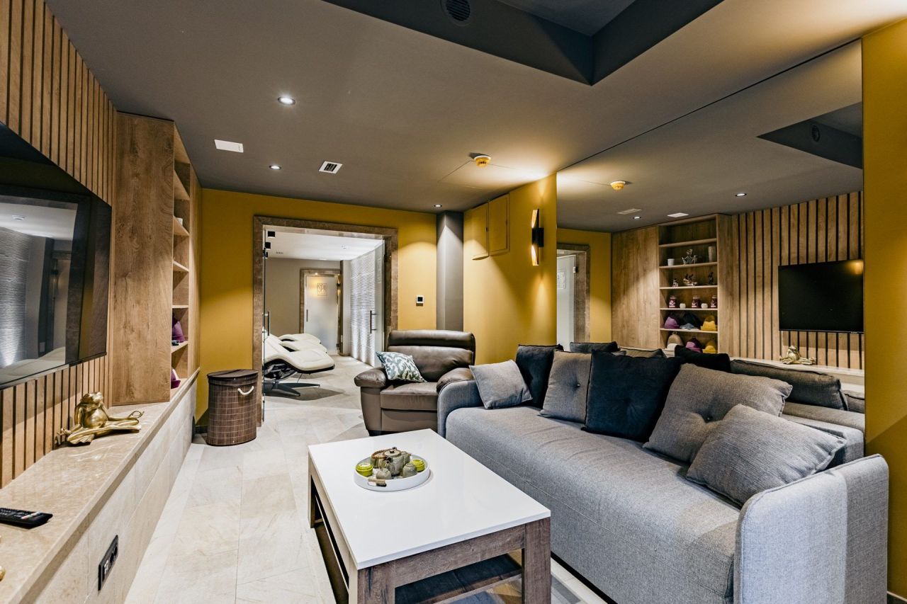 Квартира в Херцег-Нови, Черногория, 166.6 м² - фото 11